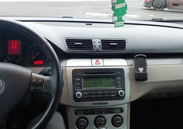 Коричневый Фольксваген Пассат Вариант, объемом двигателя 0 л и пробегом 350 тыс. км за 2600 $, фото 6 на Automoto.ua