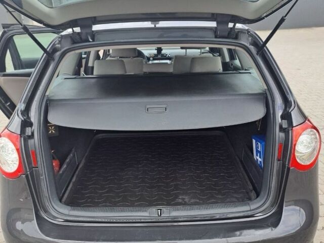 Коричневый Фольксваген Пассат Вариант, объемом двигателя 1.6 л и пробегом 315 тыс. км за 5700 $, фото 5 на Automoto.ua