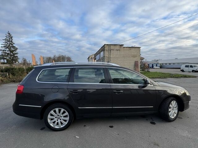 Коричневый Фольксваген Пассат Вариант, объемом двигателя 2 л и пробегом 281 тыс. км за 5299 $, фото 7 на Automoto.ua