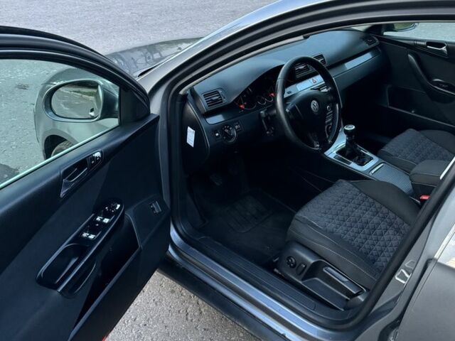 Коричневий Фольксваген Пассат Варіант, об'ємом двигуна 2 л та пробігом 250 тис. км за 3450 $, фото 9 на Automoto.ua