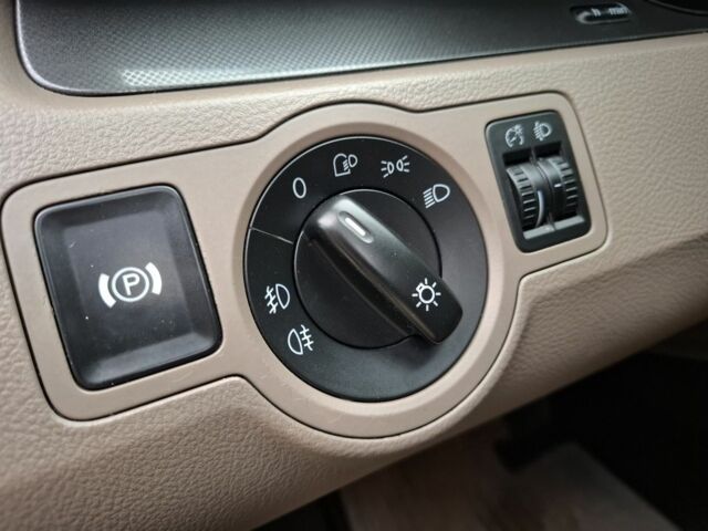 Коричневый Фольксваген Пассат Вариант, объемом двигателя 2 л и пробегом 257 тыс. км за 6999 $, фото 19 на Automoto.ua