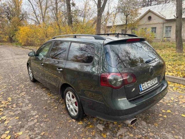 Коричневый Фольксваген Пассат Вариант, объемом двигателя 2 л и пробегом 300 тыс. км за 3100 $, фото 1 на Automoto.ua