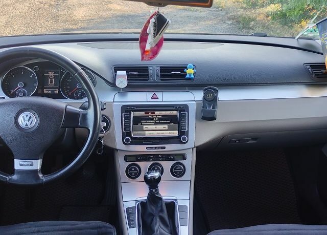 Коричневий Фольксваген Пассат Варіант, об'ємом двигуна 2 л та пробігом 237 тис. км за 7100 $, фото 2 на Automoto.ua