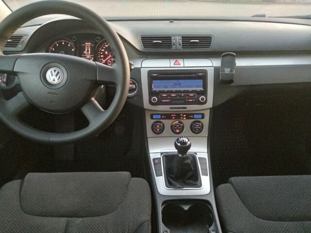 Коричневый Фольксваген Пассат Вариант, объемом двигателя 1.8 л и пробегом 216 тыс. км за 5600 $, фото 5 на Automoto.ua