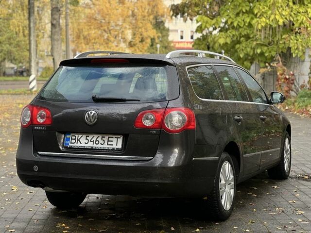 Фольксваген Пассат Вариант 2009 в Ровно на Automoto.ua Коричневый Фольксваген Пассат Вариант, объемом двигателя 1.9 л и пробегом 250 тыс. км за 5650 $, фото 1 на Automoto.ua