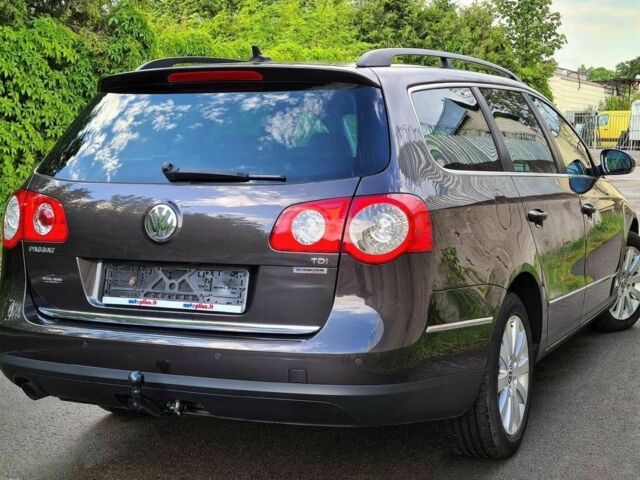 Коричневий Фольксваген Пассат Варіант, об'ємом двигуна 2 л та пробігом 201 тис. км за 2084 $, фото 2 на Automoto.ua