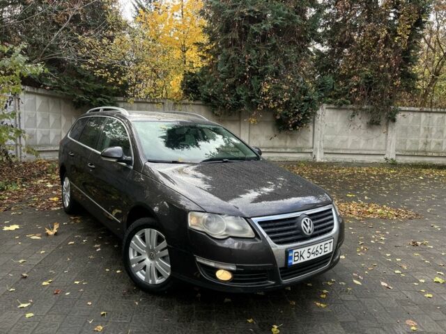 Фольксваген Пассат Вариант 2009 в Ровно на Automoto.ua Коричневый Фольксваген Пассат Вариант, объемом двигателя 1.9 л и пробегом 250 тыс. км за 5650 $, фото 3 на Automoto.ua