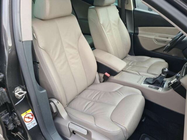 Коричневий Фольксваген Пассат Варіант, об'ємом двигуна 2 л та пробігом 201 тис. км за 2084 $, фото 5 на Automoto.ua