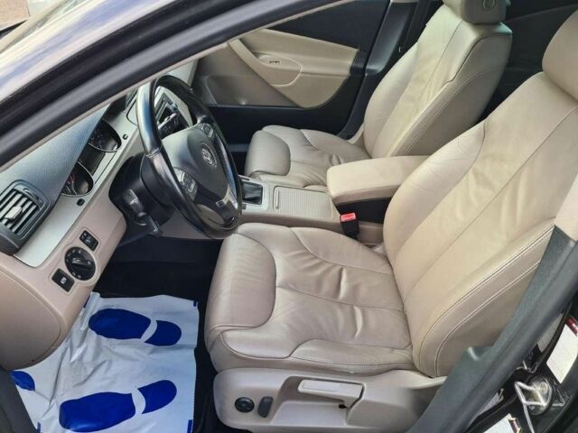 Коричневий Фольксваген Пассат Варіант, об'ємом двигуна 2 л та пробігом 201 тис. км за 2084 $, фото 4 на Automoto.ua