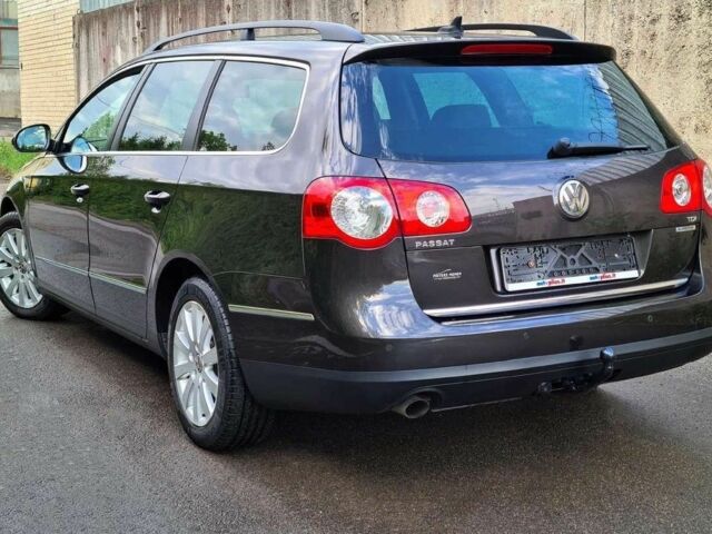 Коричневий Фольксваген Пассат Варіант, об'ємом двигуна 2 л та пробігом 201 тис. км за 2084 $, фото 3 на Automoto.ua