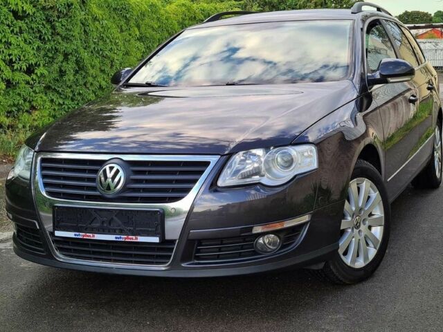 Коричневий Фольксваген Пассат Варіант, об'ємом двигуна 2 л та пробігом 201 тис. км за 2084 $, фото 1 на Automoto.ua