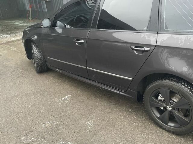 Коричневый Фольксваген Пассат Вариант, объемом двигателя 1.6 л и пробегом 288 тыс. км за 6850 $, фото 2 на Automoto.ua