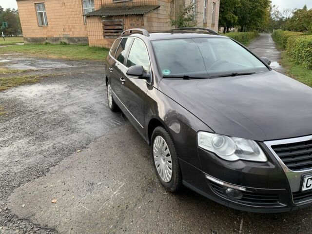 Коричневый Фольксваген Пассат Вариант, объемом двигателя 1.6 л и пробегом 235 тыс. км за 7300 $, фото 3 на Automoto.ua