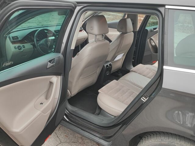 Коричневый Фольксваген Пассат Вариант, объемом двигателя 0 л и пробегом 217 тыс. км за 8799 $, фото 3 на Automoto.ua