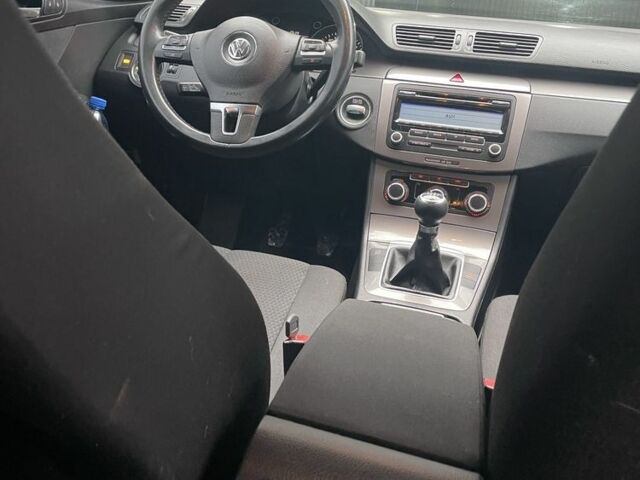 Коричневый Фольксваген Пассат Вариант, объемом двигателя 1.6 л и пробегом 288 тыс. км за 6850 $, фото 6 на Automoto.ua