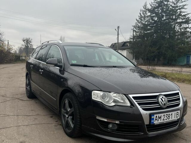 Коричневый Фольксваген Пассат Вариант, объемом двигателя 1.8 л и пробегом 229 тыс. км за 7200 $, фото 1 на Automoto.ua