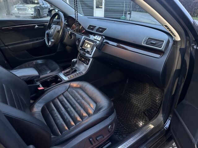 Коричневий Фольксваген Пассат Варіант, об'ємом двигуна 2 л та пробігом 246 тис. км за 12800 $, фото 3 на Automoto.ua