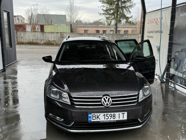 Коричневий Фольксваген Пассат Варіант, об'ємом двигуна 1.6 л та пробігом 216 тис. км за 9200 $, фото 7 на Automoto.ua