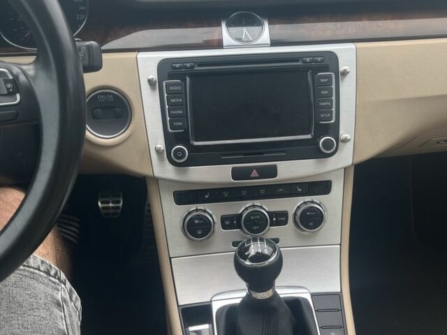 Коричневий Фольксваген Пассат Варіант, об'ємом двигуна 1.6 л та пробігом 320 тис. км за 10100 $, фото 9 на Automoto.ua