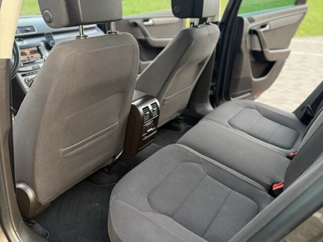 Коричневый Фольксваген Пассат Вариант, объемом двигателя 2 л и пробегом 337 тыс. км за 11000 $, фото 12 на Automoto.ua