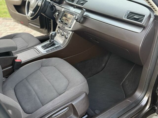 Коричневый Фольксваген Пассат Вариант, объемом двигателя 2 л и пробегом 337 тыс. км за 11000 $, фото 11 на Automoto.ua