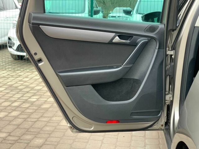 Коричневый Фольксваген Пассат Вариант, объемом двигателя 2 л и пробегом 258 тыс. км за 10955 $, фото 11 на Automoto.ua