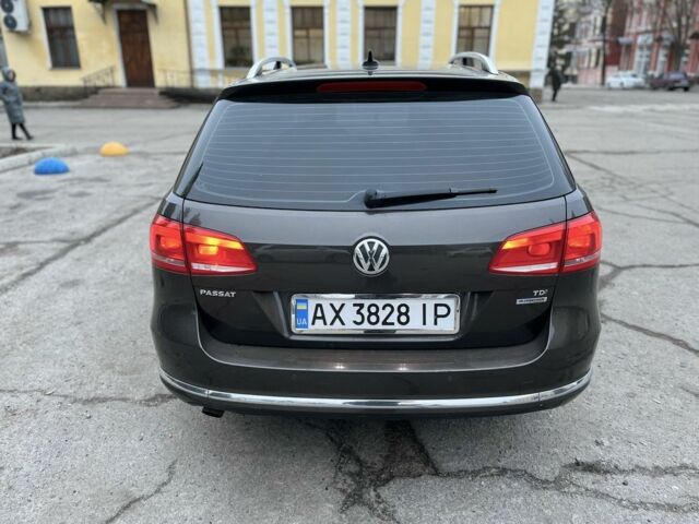 Коричневый Фольксваген Пассат Вариант, объемом двигателя 1.6 л и пробегом 200 тыс. км за 10000 $, фото 1 на Automoto.ua