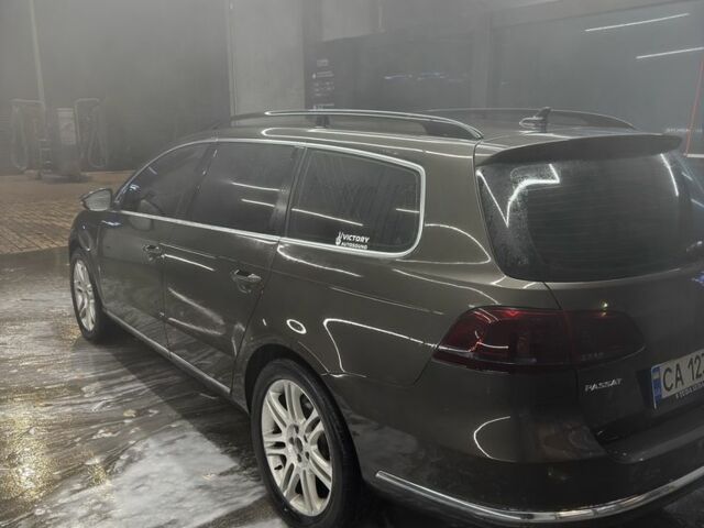 Коричневый Фольксваген Пассат Вариант, объемом двигателя 2 л и пробегом 272 тыс. км за 12000 $, фото 3 на Automoto.ua