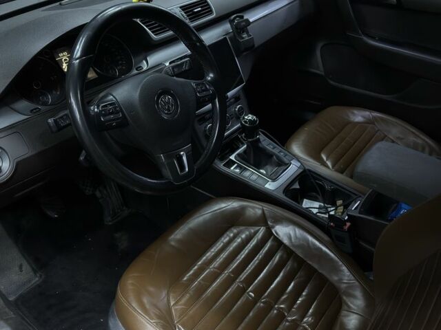 Коричневый Фольксваген Пассат Вариант, объемом двигателя 2 л и пробегом 272 тыс. км за 12000 $, фото 10 на Automoto.ua