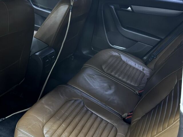 Коричневый Фольксваген Пассат Вариант, объемом двигателя 2 л и пробегом 272 тыс. км за 12000 $, фото 9 на Automoto.ua