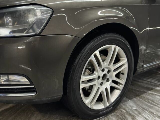 Коричневый Фольксваген Пассат Вариант, объемом двигателя 2 л и пробегом 272 тыс. км за 12000 $, фото 7 на Automoto.ua