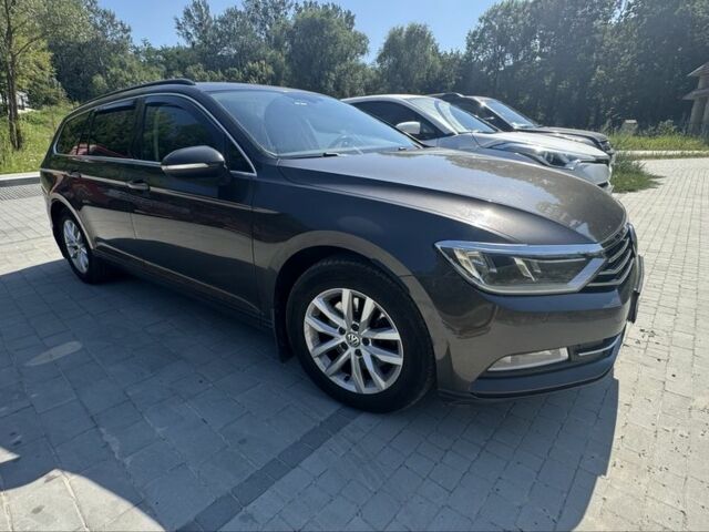 Коричневый Фольксваген Пассат Вариант, объемом двигателя 1.6 л и пробегом 298 тыс. км за 13000 $, фото 1 на Automoto.ua