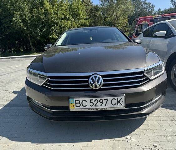 Коричневый Фольксваген Пассат Вариант, объемом двигателя 1.6 л и пробегом 298 тыс. км за 13000 $, фото 2 на Automoto.ua