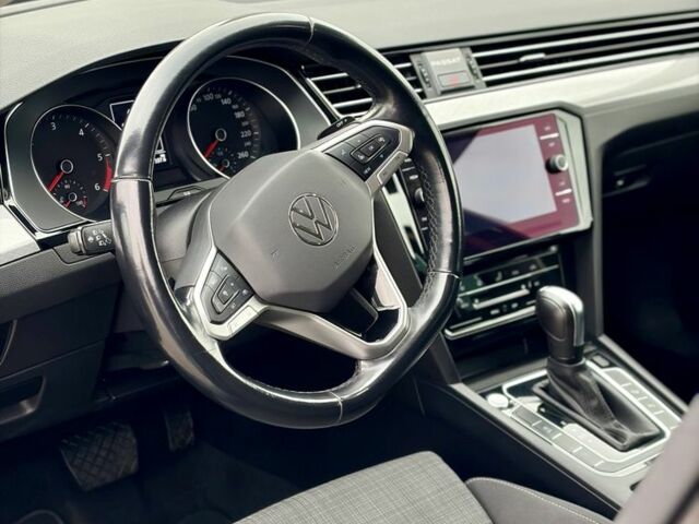 Коричневый Фольксваген Пассат Вариант, объемом двигателя 2 л и пробегом 205 тыс. км за 17999 $, фото 4 на Automoto.ua