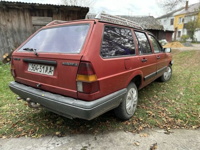Красный Фольксваген Пассат Вариант, объемом двигателя 1.6 л и пробегом 300 тыс. км за 850 $, фото 4 на Automoto.ua