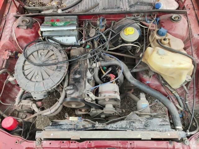 Красный Фольксваген Пассат Вариант, объемом двигателя 0 л и пробегом 400 тыс. км за 500 $, фото 4 на Automoto.ua