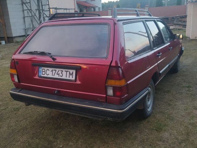 Красный Фольксваген Пассат Вариант, объемом двигателя 1.6 л и пробегом 999 тыс. км за 1550 $, фото 6 на Automoto.ua