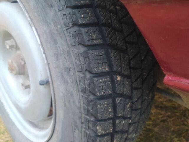 Красный Фольксваген Пассат Вариант, объемом двигателя 1.6 л и пробегом 999 тыс. км за 1550 $, фото 8 на Automoto.ua