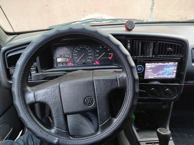 Червоний Фольксваген Пассат Варіант, об'ємом двигуна 2 л та пробігом 370 тис. км за 1900 $, фото 7 на Automoto.ua