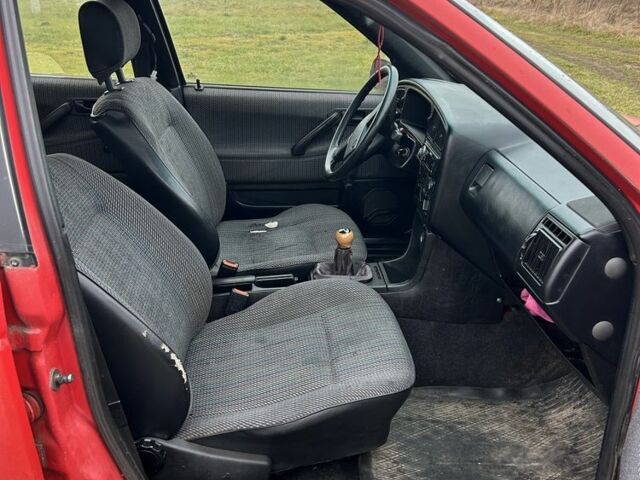 Червоний Фольксваген Пассат Варіант, об'ємом двигуна 0 л та пробігом 400 тис. км за 800 $, фото 7 на Automoto.ua