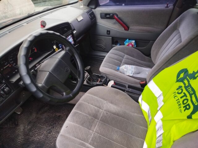 Червоний Фольксваген Пассат Варіант, об'ємом двигуна 2 л та пробігом 370 тис. км за 1900 $, фото 4 на Automoto.ua