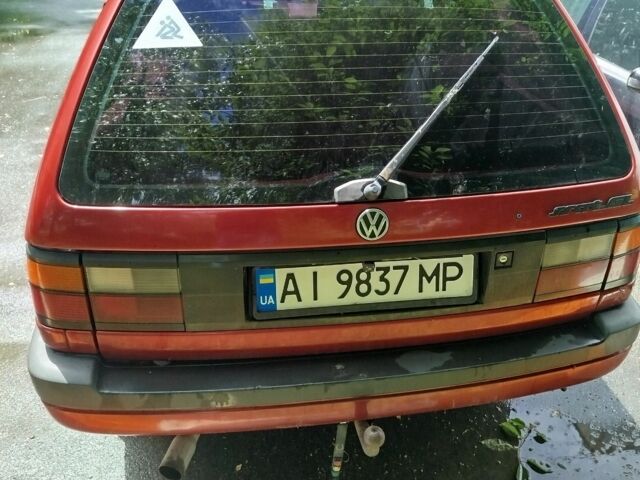 Червоний Фольксваген Пассат Варіант, об'ємом двигуна 2 л та пробігом 370 тис. км за 1900 $, фото 3 на Automoto.ua