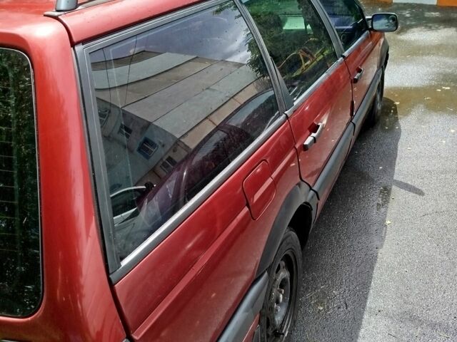 Червоний Фольксваген Пассат Варіант, об'ємом двигуна 2 л та пробігом 370 тис. км за 1900 $, фото 1 на Automoto.ua