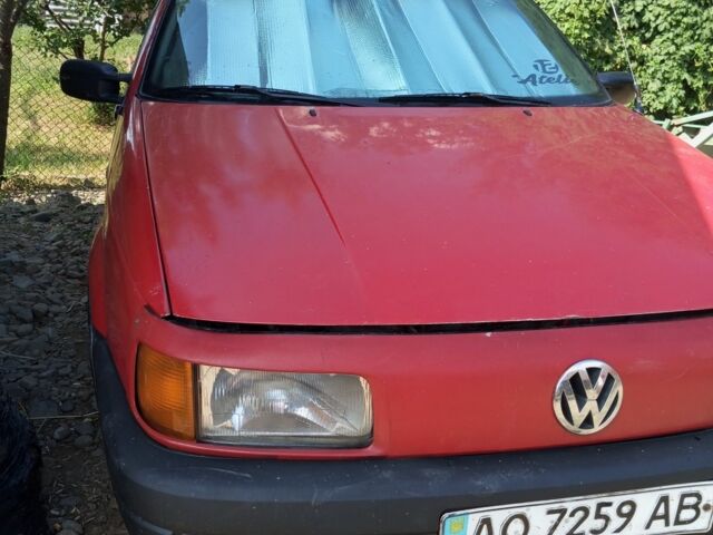 Фольксваген Пассат Вариант 1989 в Ужгороде на Automoto.ua Красный Фольксваген Пассат Вариант, объемом двигателя 1.8 л и пробегом 35 тыс. км за 1000 $, фото 1 на Automoto.ua