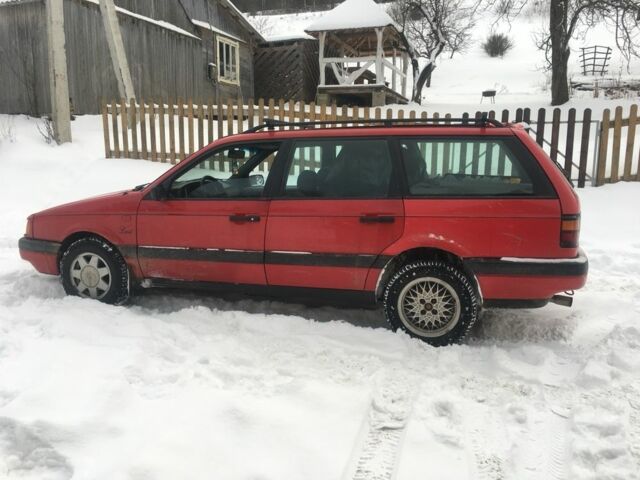 Красный Фольксваген Пассат Вариант, объемом двигателя 0 л и пробегом 350 тыс. км за 1300 $, фото 2 на Automoto.ua