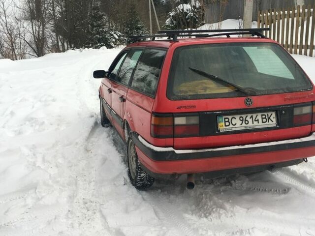 Красный Фольксваген Пассат Вариант, объемом двигателя 0 л и пробегом 350 тыс. км за 1300 $, фото 3 на Automoto.ua