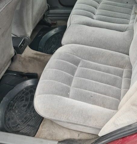 Красный Фольксваген Пассат Вариант, объемом двигателя 0 л и пробегом 350 тыс. км за 1500 $, фото 7 на Automoto.ua