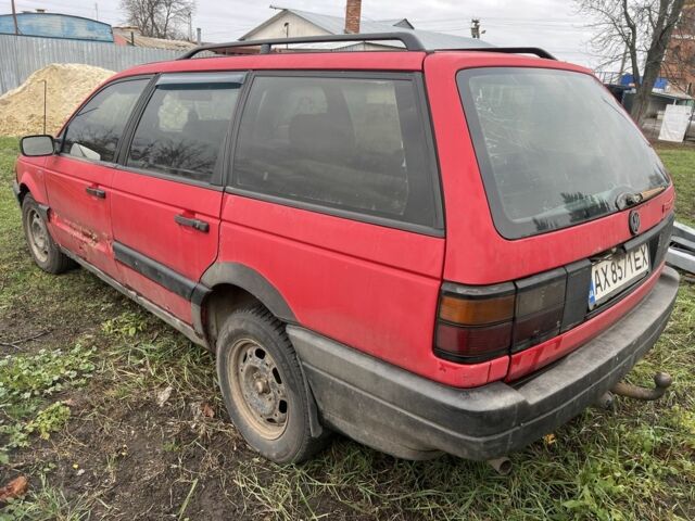 Красный Фольксваген Пассат Вариант, объемом двигателя 2 л и пробегом 340 тыс. км за 800 $, фото 2 на Automoto.ua