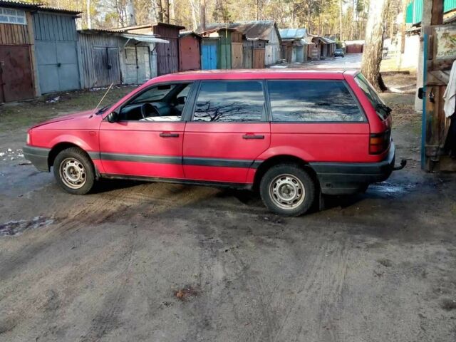 Красный Фольксваген Пассат Вариант, объемом двигателя 1.8 л и пробегом 300 тыс. км за 1400 $, фото 4 на Automoto.ua