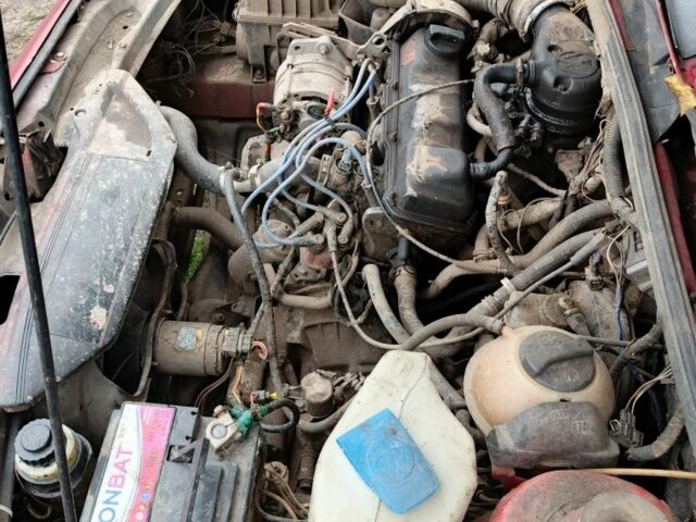 Червоний Фольксваген Пассат Варіант, об'ємом двигуна 1.8 л та пробігом 350 тис. км за 1200 $, фото 6 на Automoto.ua